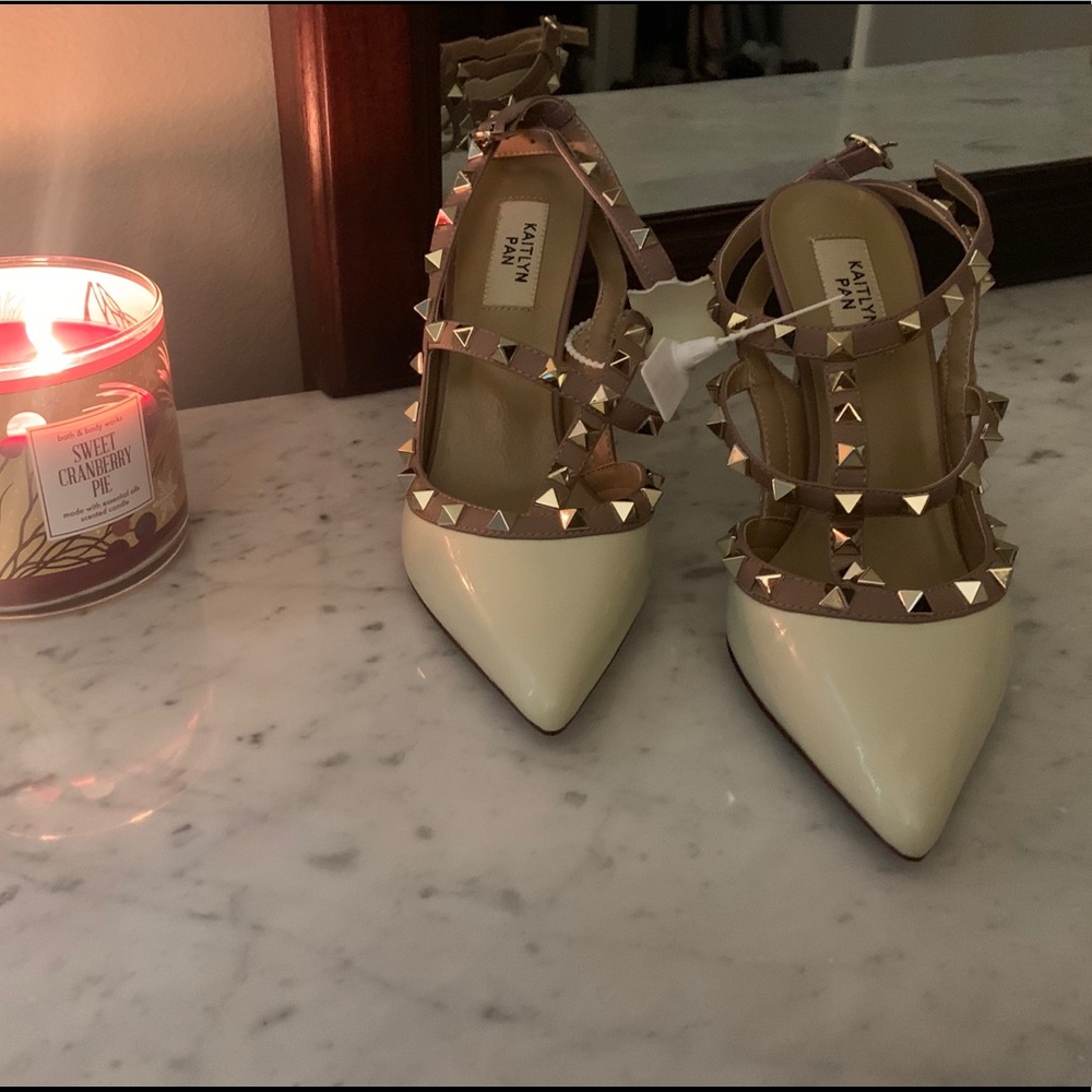 Kaitlyn Pan Ivory heels, never been worn!